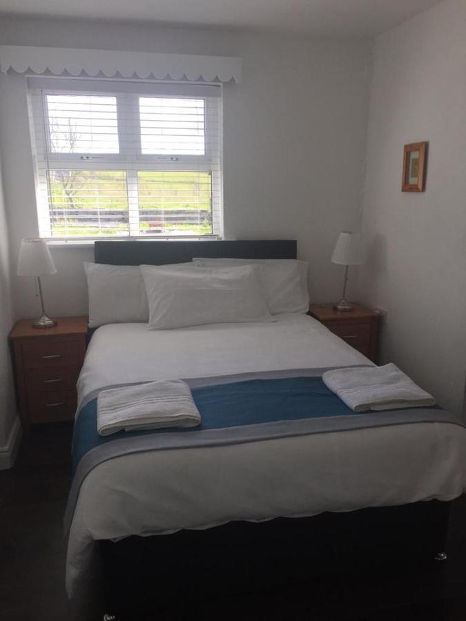 Toomullin House Accommodation ดูลิน ภายนอก รูปภาพ